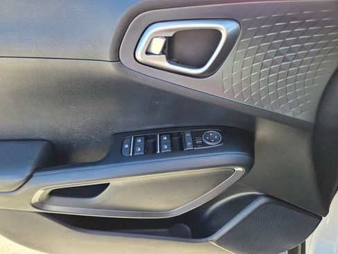 Used 2021 Kia Soul S FWD image 24