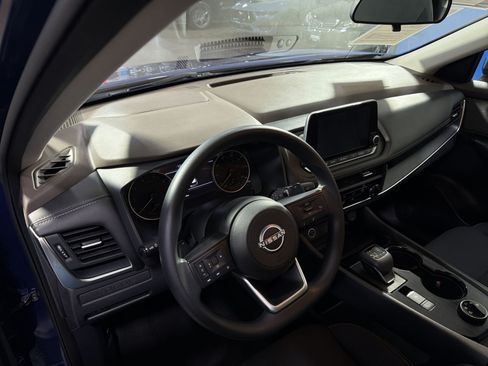 Used 2023 Nissan Rogue S AWD/4WD image 21