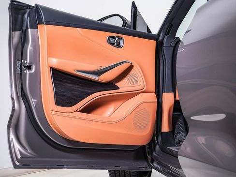 Used 2023 Aston Martin DBX image 27