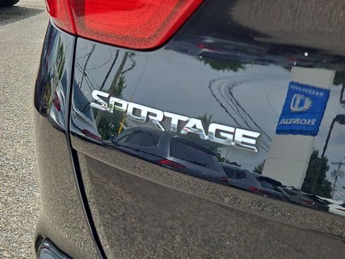 Used 2018 Kia Sportage LX AWD/4WD image 12