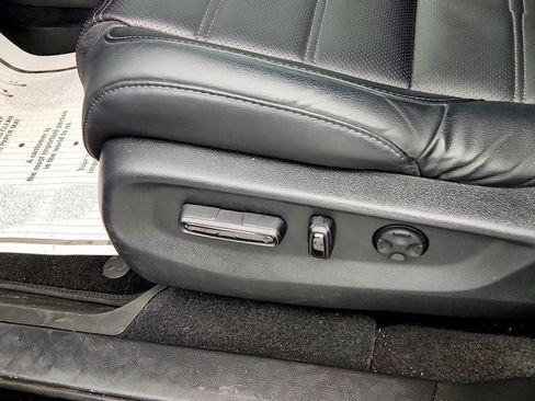 Used 2022 Honda CR-V EX-L image 12