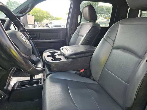 Used 2024 RAM 3500 Tradesman w/ Chrome Appearance Group AWD/4WD image 3