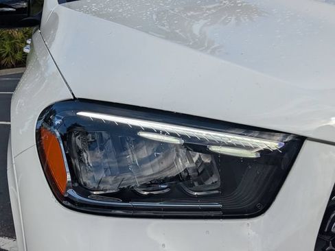 Used 2025 Mercedes-Benz GLE 350 4MATIC image 11