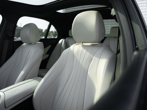 Used 2017 Mercedes-Benz E 300 image 20