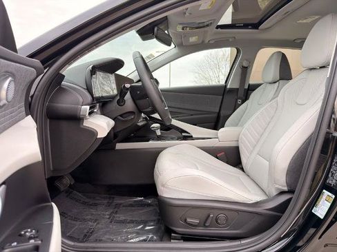New 2025 Hyundai Elantra Limited w/ Cargo Package FWD image 26