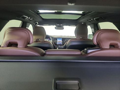 Used 2022 Volvo XC60 B5 Momentum w/ Advanced Package image 23