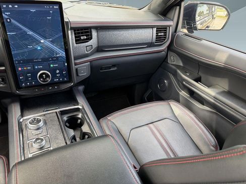 Used 2024 Ford Expedition Limited AWD/4WD image 29