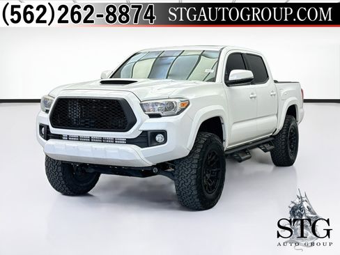 Used 2019 Toyota Tacoma TRD Sport w/ TRD Premium Sport Package RWD image 1
