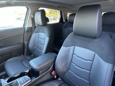 Used 2026 Kia Sportage SX FWD image 14
