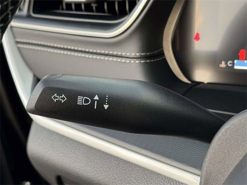 New 2025 Jeep Grand Cherokee Altitude image 10