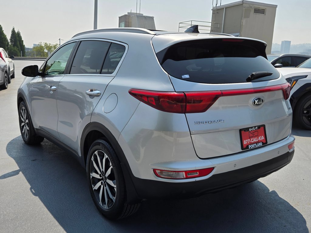 Used 2017 Kia Sportage EX w/ EX Technology Package FWD image 5