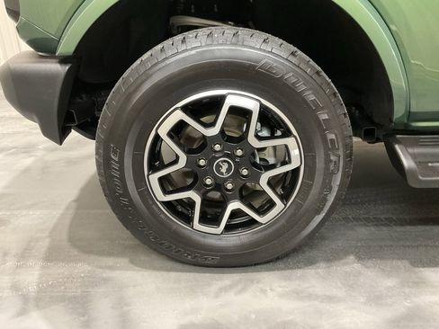 Used 2025 Ford Bronco Outer Banks image 6
