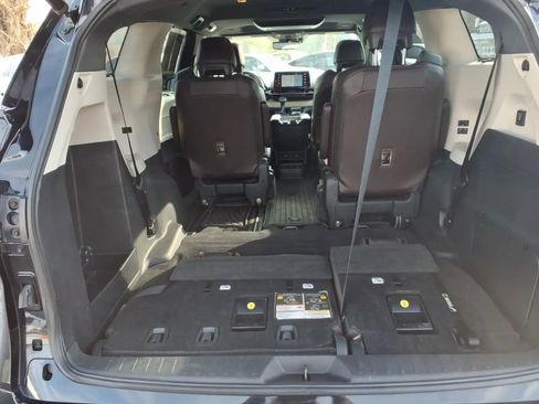 Used 2021 Toyota Sienna Platinum image 20