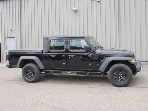 Used 2023 Jeep Gladiator Sport AWD/4WD image 6