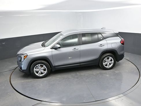 Used 2024 GMC Terrain SLE AWD/4WD image 27