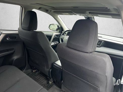 Used 2018 Toyota RAV4 XLE image 20