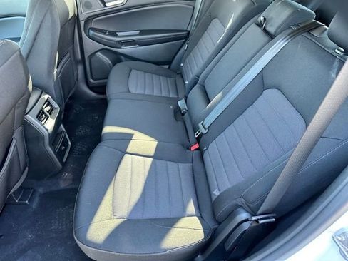 Used 2024 Ford Edge SE image 8