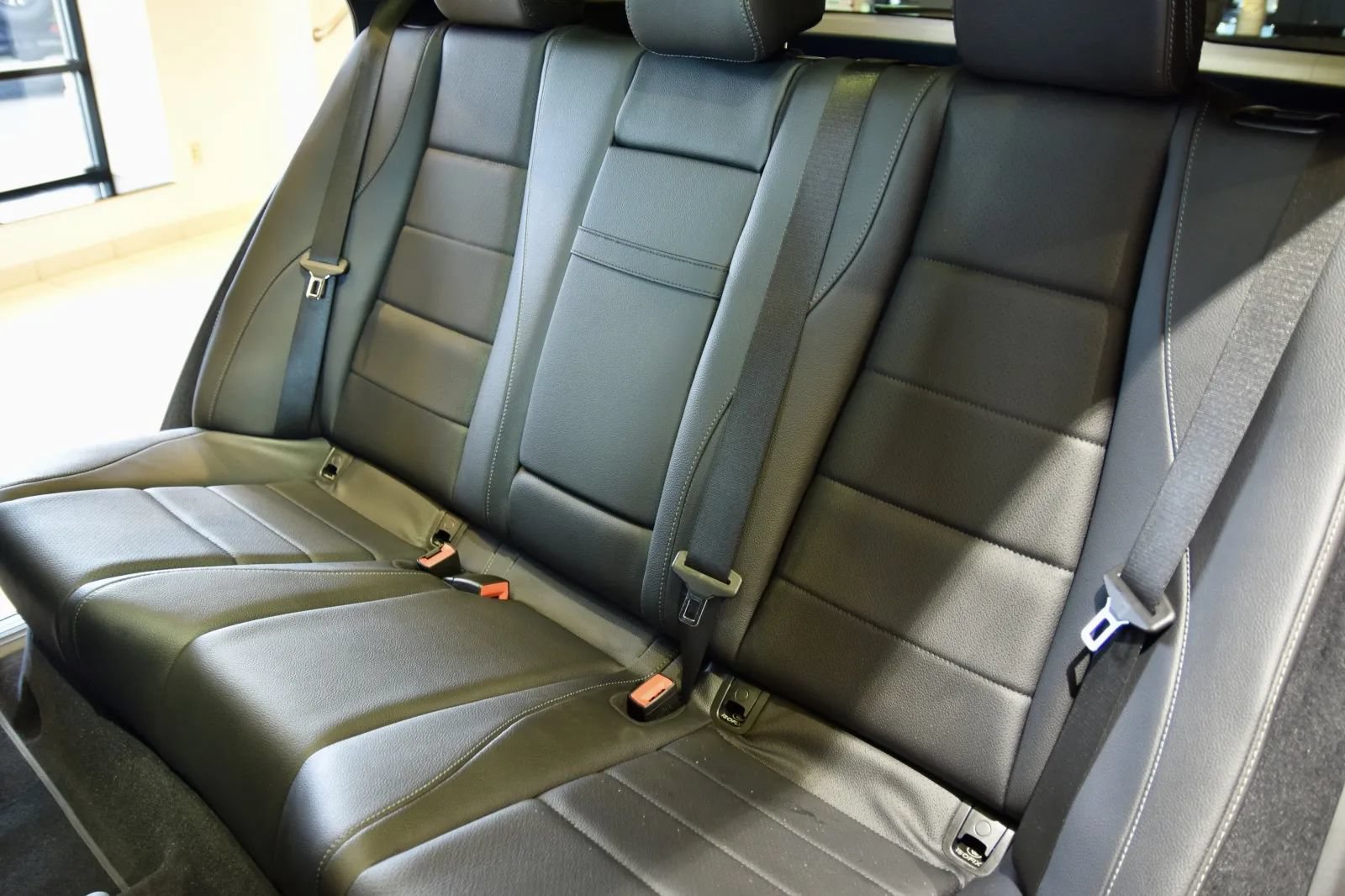 Used 2023 Mercedes-Benz GLE 350 4MATIC w/ Premium Package image 23