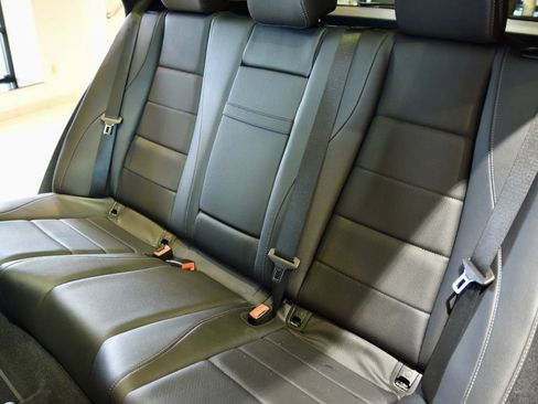 Used 2023 Mercedes-Benz GLE 350 4MATIC w/ Premium Package image 23