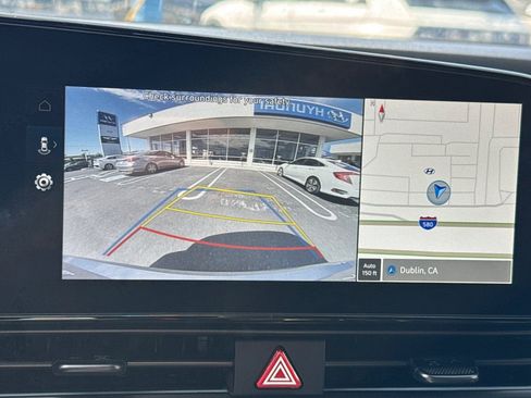 Used 2025 Hyundai Elantra SEL image 25