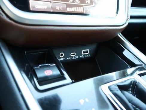 Used 2023 Subaru Outback Touring image 39