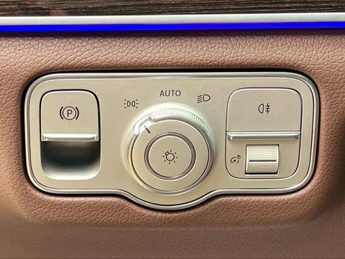 Certified 2026 Mercedes-Benz GLS 450 4MATIC image 42