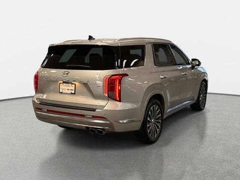 Used 2024 Hyundai Palisade Calligraphy image 5