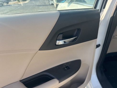Used 2015 Honda Accord EX-L image 24