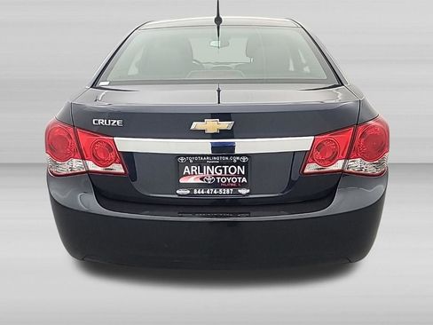 Used 2014 Chevrolet Cruze LS FWD image 4