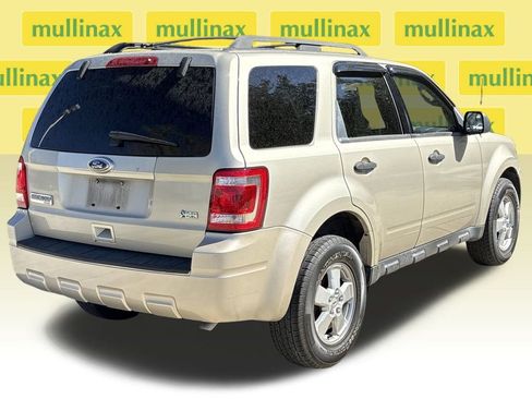 Used 2010 Ford Escape XLT image 4