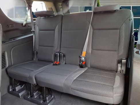 Used 2021 Chevrolet Suburban LS image 24