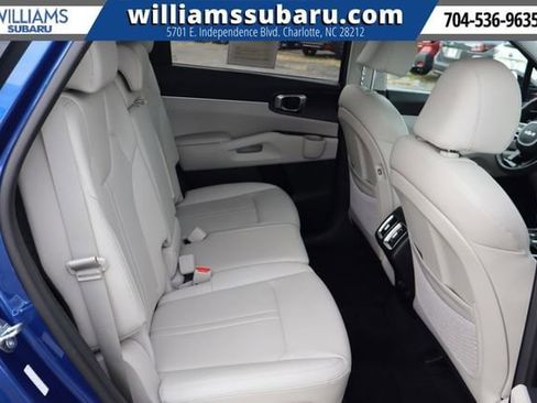 Used 2023 Kia Sorento S w/ Panoramic Sunroof Package image 39