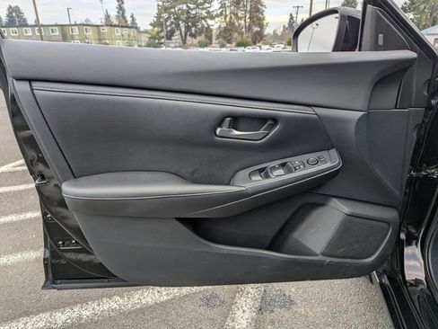 Used 2020 Nissan Sentra S image 10