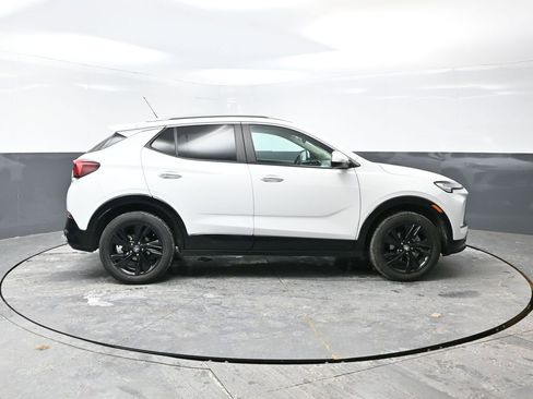 Used 2024 Buick Encore GX Sport Touring image 4