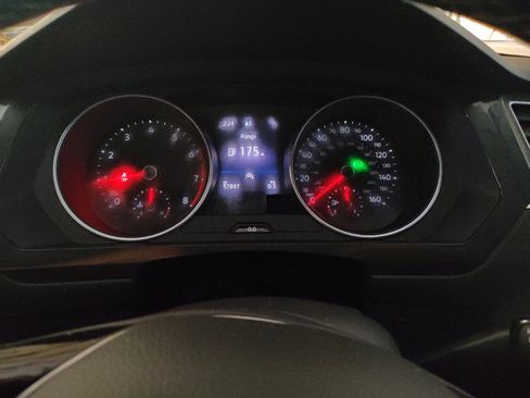 Used 2021 Volkswagen Tiguan SE R-Line image 23