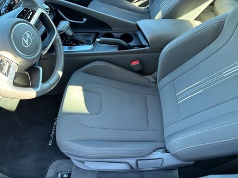 Certified 2025 Hyundai Elantra Sport image 13