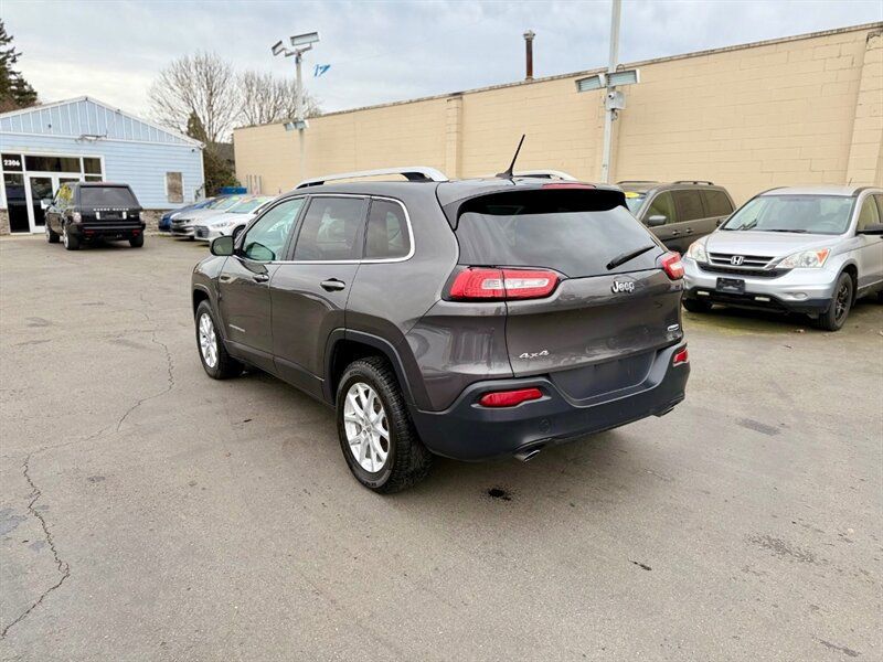 Used 2014 Jeep Cherokee Latitude w/ Cold Weather Group AWD/4WD image 7