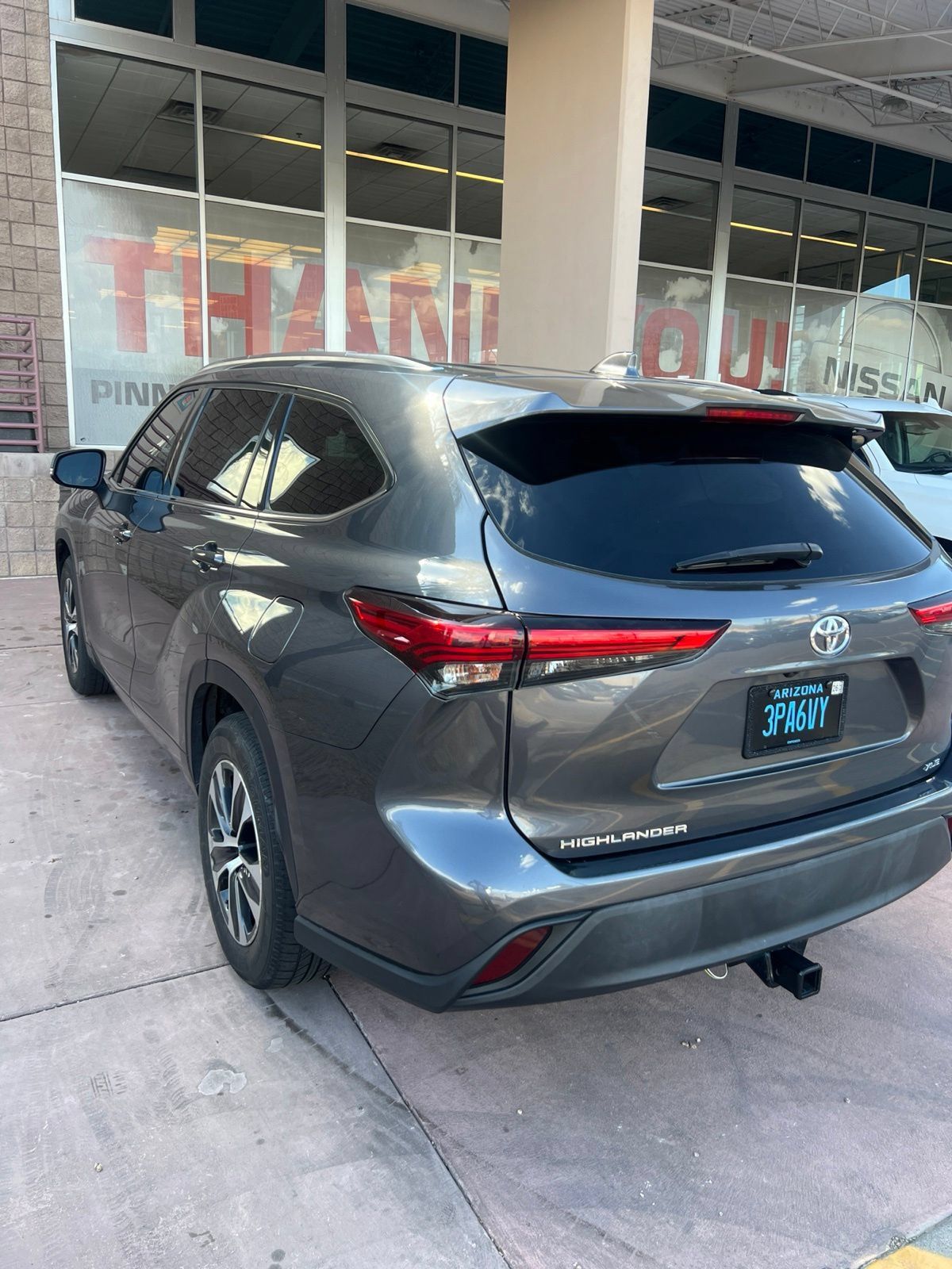 Used 2021 Toyota Highlander XLE FWD image 5