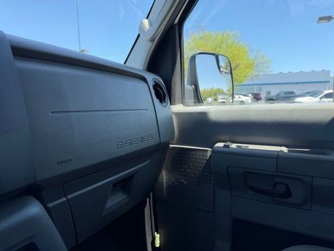 Used 2013 Ford E-350 and Econoline 350 XLT RWD image 26
