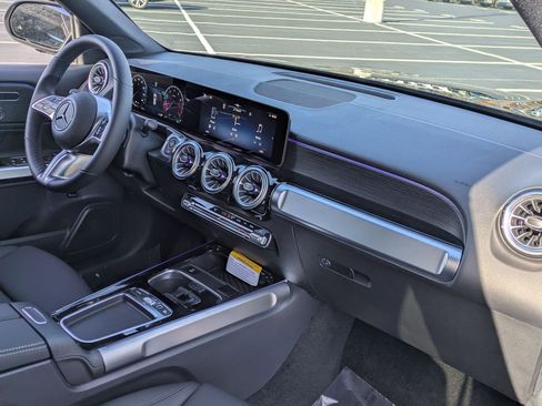 Certified 2025 Mercedes-Benz GLB 250 250 image 34