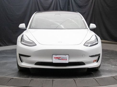 Used 2019 Tesla Model 3 Standard Range Plus image 4