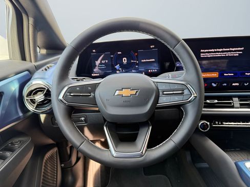 New 2026 Chevrolet Equinox EV LT image 12