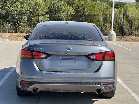 Used 2022 Nissan Altima 2.5 SR FWD image 4