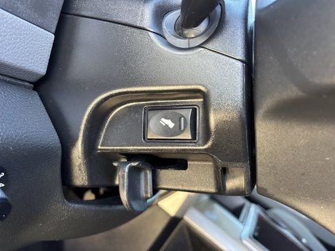 Used 2015 RAM 2500 Big Horn image 23