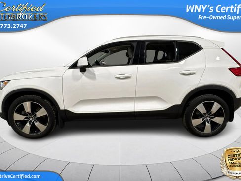 Used 2019 Volvo XC40 T5 Momentum image 9