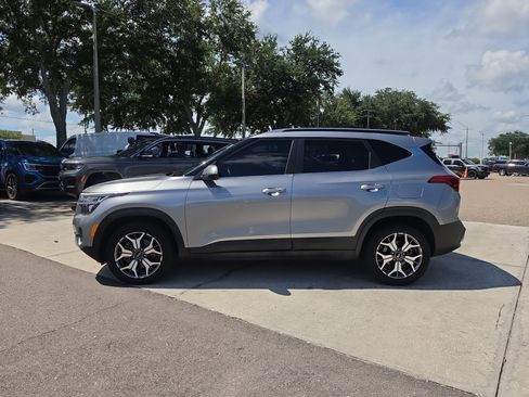 Certified 2021 Kia Seltos EX AWD/4WD image 5