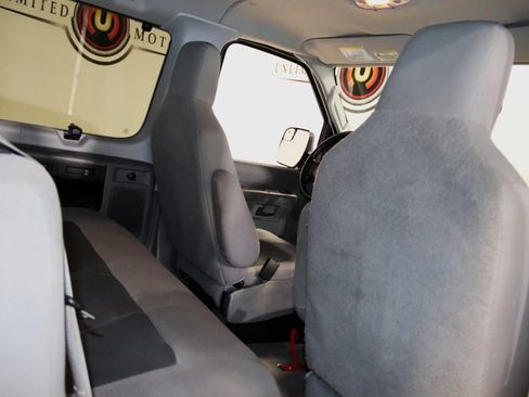 Used 2014 Ford E-350 and Econoline 350 XLT image 55