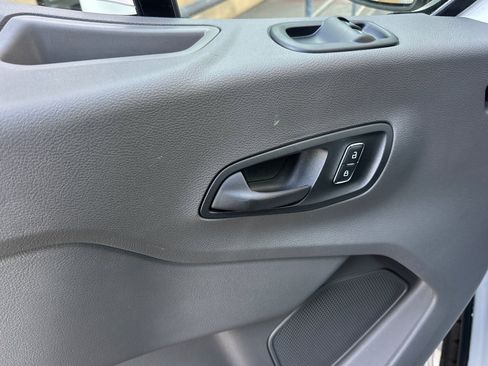 New 2026 Ford E-Transit Base image 10