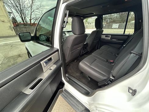Used 2017 Ford Expedition XLT image 7