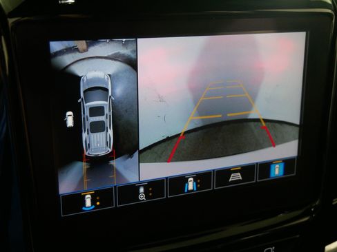 Used 2023 Chevrolet Traverse LT w/ Rear Camera Mirror Package AWD/4WD image 32